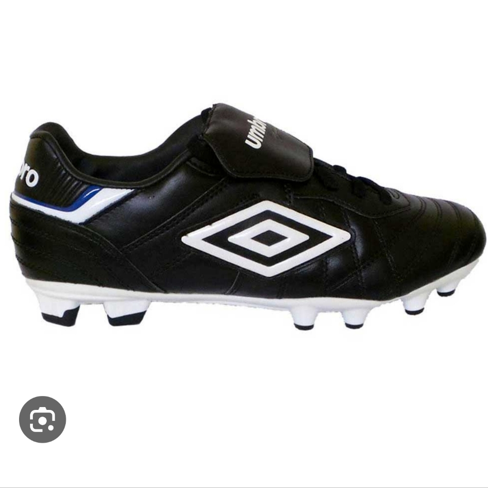 Umbro speciali mens soccer shoes